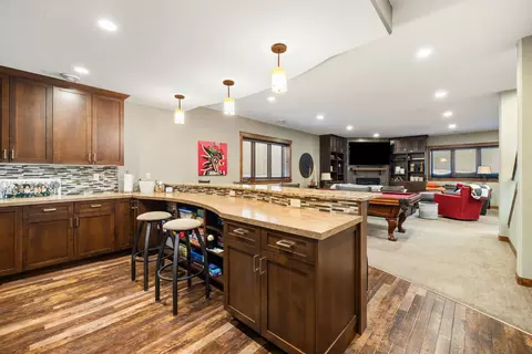 Kitchen - 776 Riverbend Rd, Oxbow, ND 58047 photo 7 of 7