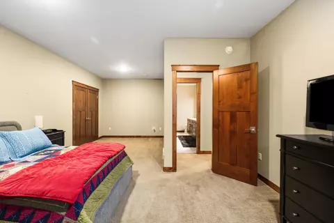 Bedroom - 776 Riverbend Rd, Oxbow, ND 58047 photo 8 of 10