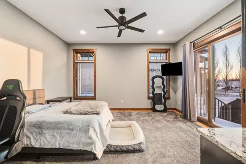 Bedroom - 776 Riverbend Rd, Oxbow, ND 58047 photo 5 of 10