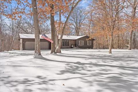 9923 219th St N, Forest Lake, MN 55025
