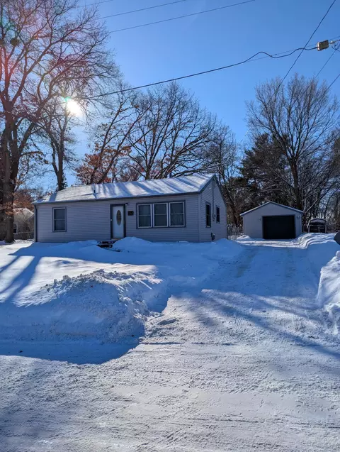 35 West Rd, Circle Pines, MN 55014