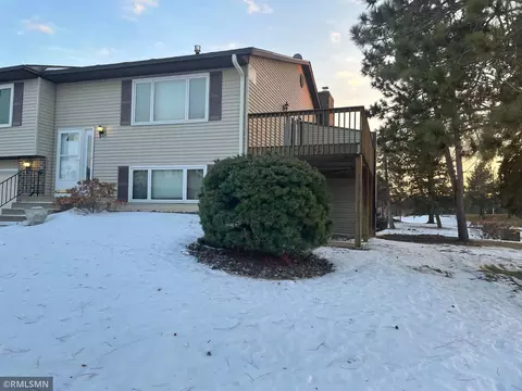 10320 Balsam Ln, Eden Prairie, MN 55347
