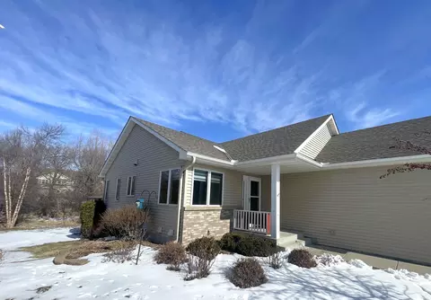 1421 Blue Flag Ct, Northfield, MN 55057