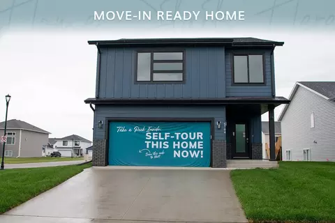 6704 Meadow View Dr S, Fargo, ND 58104