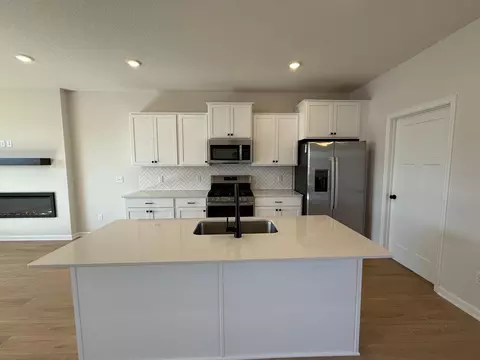 Kitchen - 2906 Kepler Ave NE, Saint Michael, MN 55376 photo 2 of 4