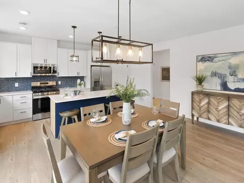 13594 Hollybrook Dr, Apple Valley, MN 55124