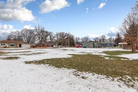 Nnn Lincoln Avenue, Owatonna, MN 55060