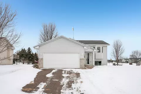 931 Shady Ridge Ln, Braham, MN 55006
