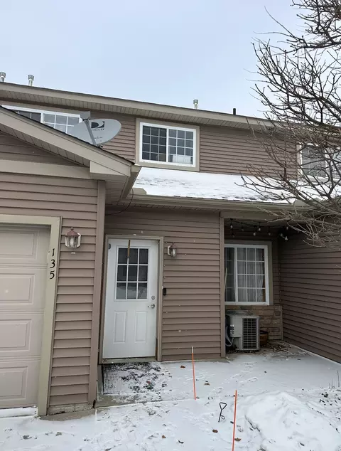 135 Jessica Pl, River Falls, WI 54022