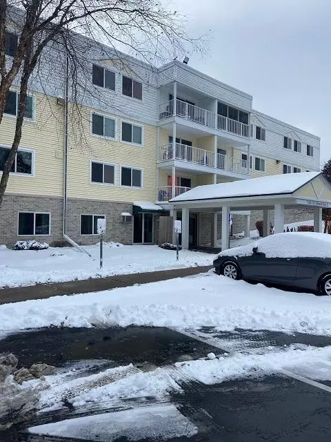 132 Demont Ave E #221, Little Canada, MN 55117