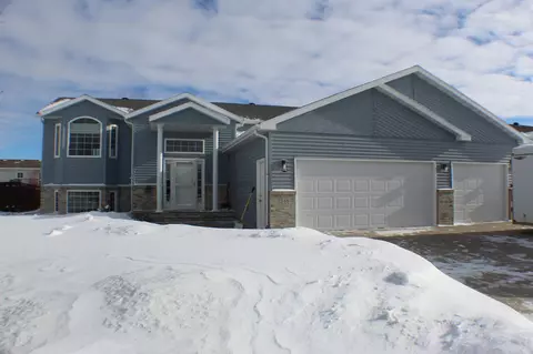 3548 Buchanan St S, Fargo, ND 58104