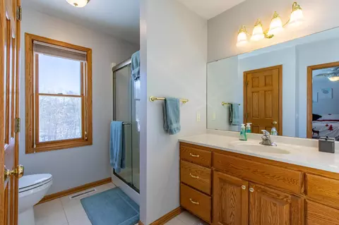 Bath - 57618 205th Ave, Plainview, MN 55964 photo 1 of 5