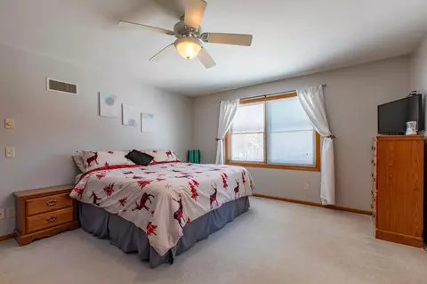 Bedroom - 57618 205th Ave, Plainview, MN 55964 photo 1 of 9