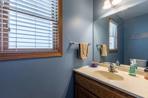 Bath - 57618 205th Ave, Plainview, MN 55964 photo 4 of 5