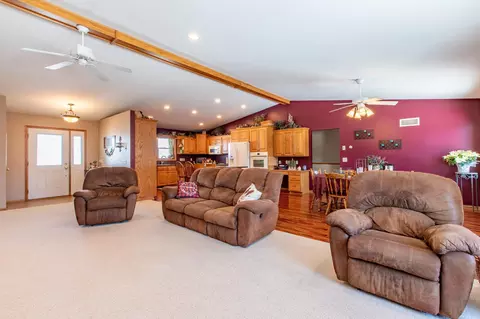 Living - 57618 205th Ave, Plainview, MN 55964 photo 3 of 9