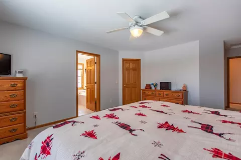 Bedroom - 57618 205th Ave, Plainview, MN 55964 photo 2 of 9