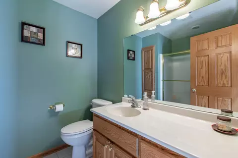 Bath - 57618 205th Ave, Plainview, MN 55964 photo 3 of 5