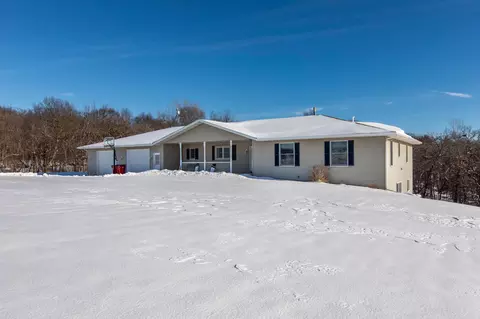 Exterior - 57618 205th Ave, Plainview, MN 55964 photo 2 of 5