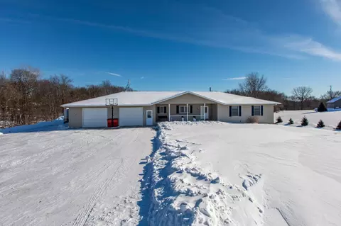 Exterior - 57618 205th Ave, Plainview, MN 55964 photo 3 of 5