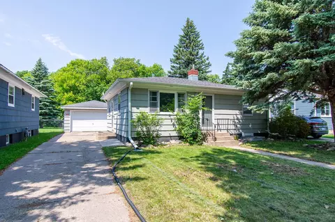 419 18th St S, Moorhead, MN 56560
