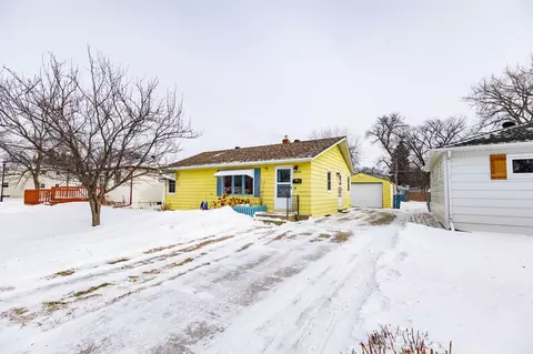 1506 15th St S, Fargo, ND 58103 photo 2