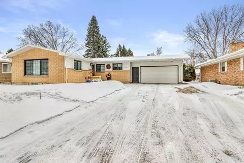 1125 23rd Ave S, Moorhead, MN 56560