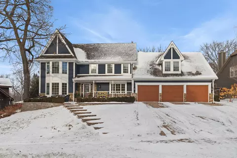 5500 River Bluff Curv, Bloomington, MN 55437