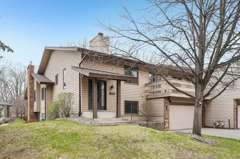 7022 W 113th St, Bloomington, MN 55438