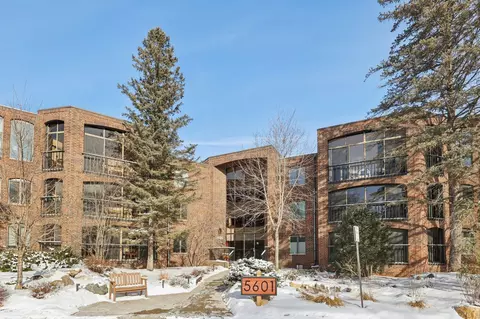 5601 Dewey Hill Rd #211, Edina, MN 55439