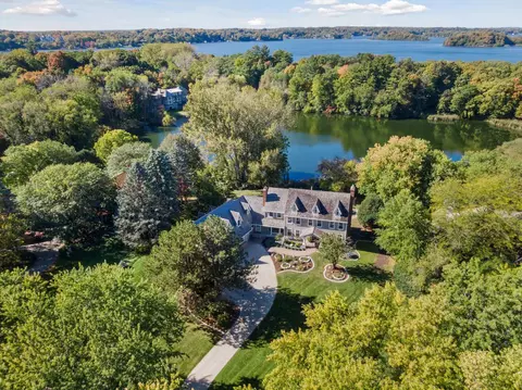 28140 Boulder Bridge Dr, Shorewood, MN 55331 photo 2