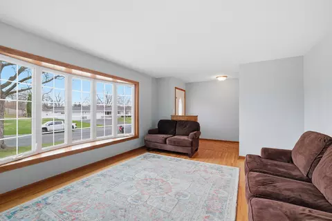 Living - 8433 Morris Cir, Bloomington, MN 55437 photo 2 of 2