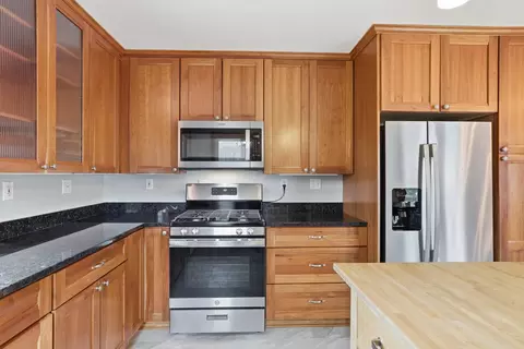 Kitchen - 8433 Morris Cir, Bloomington, MN 55437 photo 3 of 5