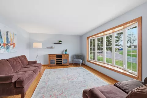 Living - 8433 Morris Cir, Bloomington, MN 55437 photo 1 of 2