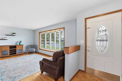 Entry Way - 8433 Morris Cir, Bloomington, MN 55437 photo 3 of 3