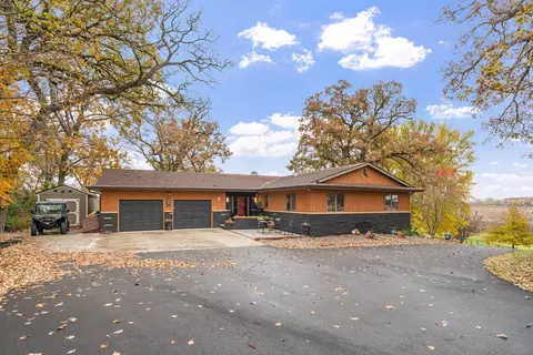 74500 240th St, Albert Lea, MN 56007