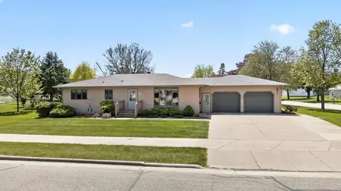 302 Cross St, Lake City, MN 55041