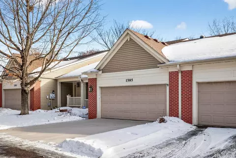 1585 Summit Shores Cir, Burnsville, MN 55306