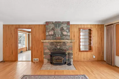 515 County Road B E, Maplewood, MN 55117
