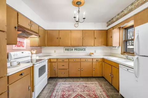 Kitchen - 314 8th Ave SW, Faribault, MN 55021 photo 2 of 8