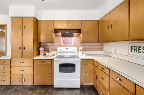 Kitchen - 314 8th Ave SW, Faribault, MN 55021 photo 5 of 8
