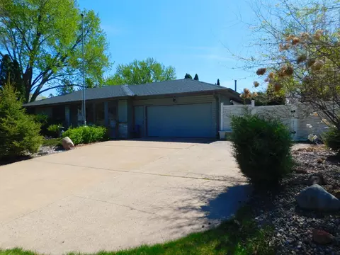 200 Colleen Ave, Shoreview, MN 55126