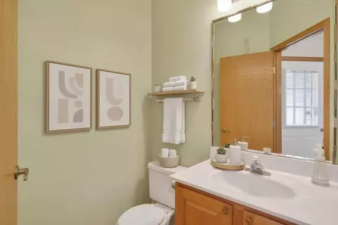 Bath - 2177 Cool Stream Cir, Eagan, MN 55122 photo 1 of 3