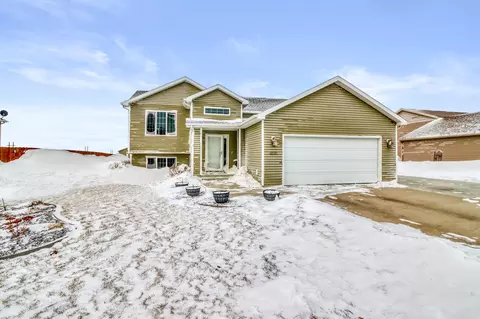 4510 Sunset Blvd, West Fargo, ND 58078