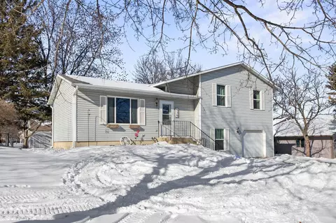 530 Jackson St SW, Hutchinson, MN 55350