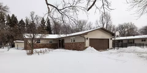 612 7th Ave W, West Fargo, ND 58078