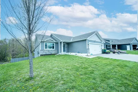 917 Mulberry Ave NE, Montgomery, MN 56069