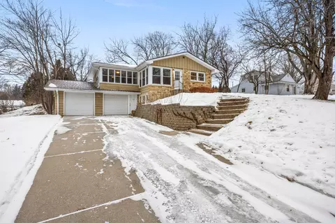 1171 Ingerson Rd, Arden Hills, MN 55112