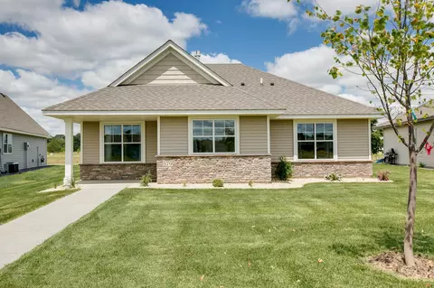 2242 8th Ln SE, Cambridge, MN 55008