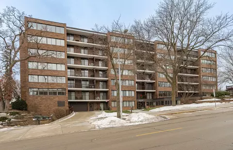 600 4th St SW #402, Rochester, MN 55902