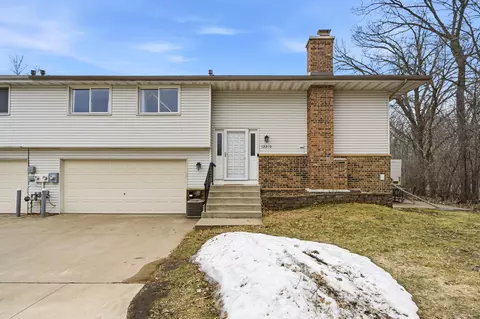 12210 Oak Leaf Cir, Burnsville, MN 55337